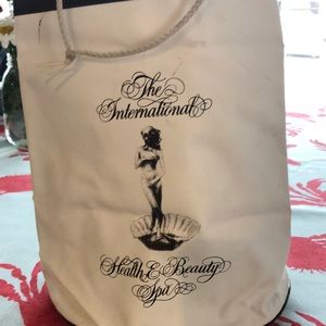 Original Gurney’s Inn beach bag.